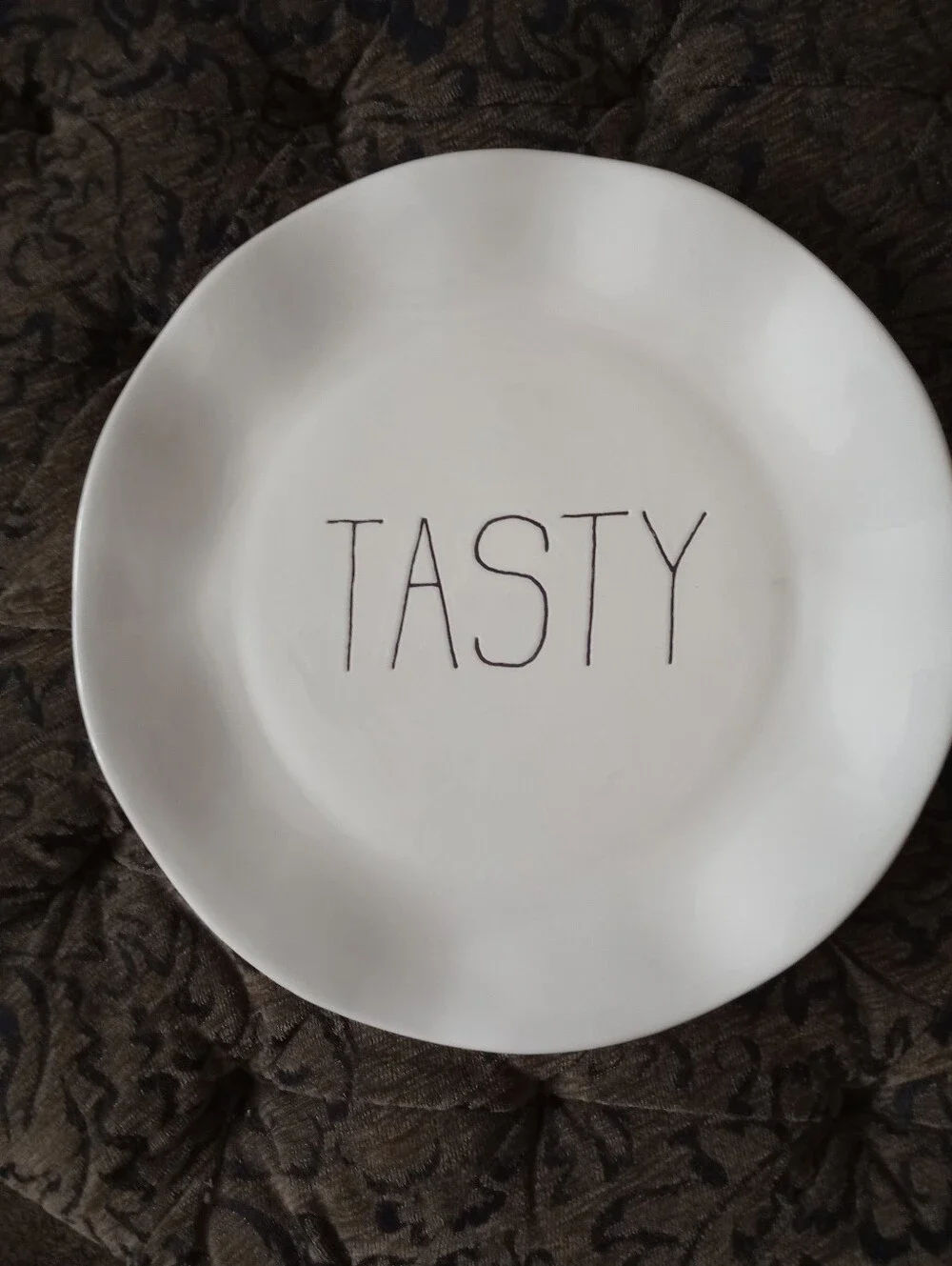 Rae Dunn White Ceramic 'EAT / YUMMM / TASTY' Decorative Dinner Plates - Set of 3